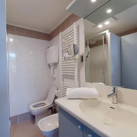 Luxury Olga Con Dependance In Stresa Villa
